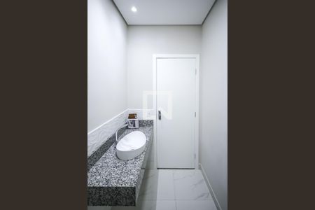 Casa à venda com 351m², 3 quartos e 5 vagas Casa à venda com 351m², 3 quartos e 5 vagasLavabo