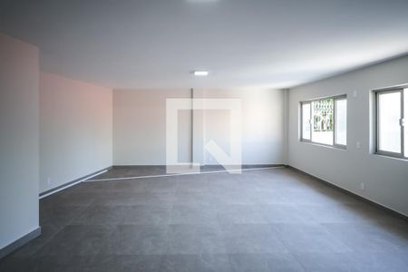 Casa à venda com 351m², 3 quartos e 5 vagas Casa à venda com 351m², 3 quartos e 5 vagasÁrea comum - Salão de festas