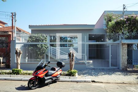 Casa à venda com 351m², 3 quartos e 5 vagas Casa à venda com 351m², 3 quartos e 5 vagasFachada