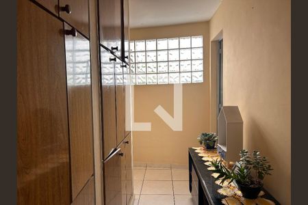 Casa à venda com 190m², 2 quartos e 1 vagaCloset