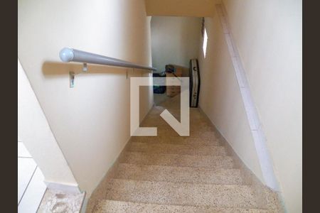 Casa à venda com 190m², 2 quartos e 1 vagaEscada