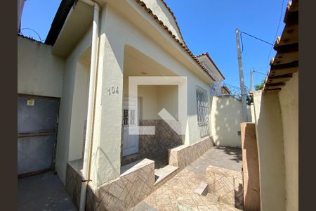 Casa à venda com 85m², 3 quartos e 1 vaga Casa à venda com 85m², 3 quartos e 1 vagaFrente