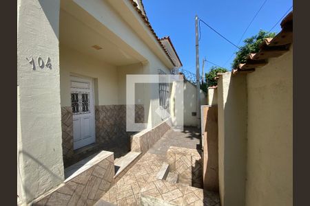 Casa à venda com 85m², 3 quartos e 1 vaga Casa à venda com 85m², 3 quartos e 1 vagaFrente