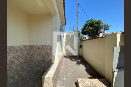 Casa à venda com 85m², 3 quartos e 1 vaga Casa à venda com 85m², 3 quartos e 1 vagaFrente