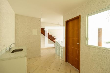 Casa de condomínio para alugar com 69m², 2 quartos e 2 vagas