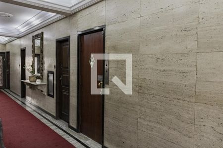 Apartamento à venda com 110m², 3 quartos e sem vaga Apartamento à venda com 110m², 3 quartos e sem vagaElevador
