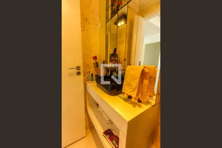 Apartamento à venda com 234m², 3 quartos e 4 vagas Apartamento à venda com 234m², 3 quartos e 4 vagasLavabo