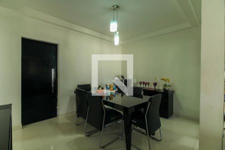 Apartamento à venda com 234m², 3 quartos e 4 vagas Apartamento à venda com 234m², 3 quartos e 4 vagasSala de Jantar