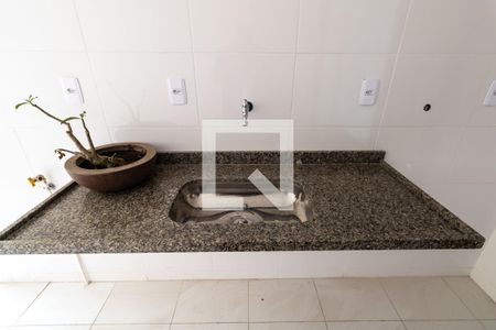 Apartamento para alugar com 80m², 2 quartos e 1 vaga Apartamento para alugar com 80m², 2 quartos e 1 vagaCozinha e Área de Serviço