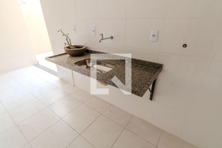 Apartamento para alugar com 80m², 2 quartos e 1 vaga Apartamento para alugar com 80m², 2 quartos e 1 vagaCozinha e Área de Serviço