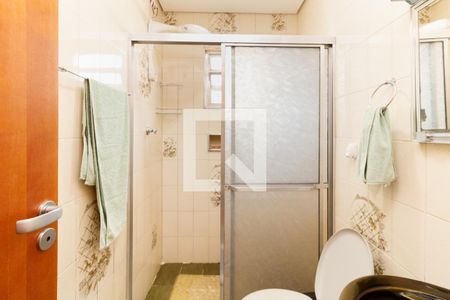 Casa à venda com 196m², 2 quartos e 5 vagas Casa à venda com 196m², 2 quartos e 5 vagasBanheiro da Suíte