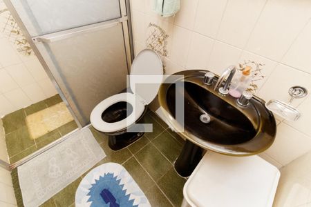 Casa à venda com 196m², 2 quartos e 5 vagas Casa à venda com 196m², 2 quartos e 5 vagasBanheiro da Suíte