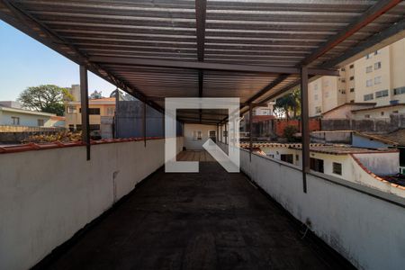 Casa à venda com 196m², 2 quartos e 5 vagas Casa à venda com 196m², 2 quartos e 5 vagasTerraço