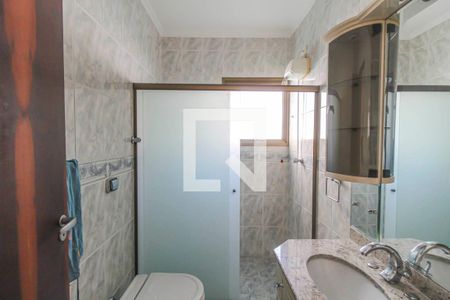 Casa à venda com 230m², 3 quartos e 6 vagasBanheiro da Suíte