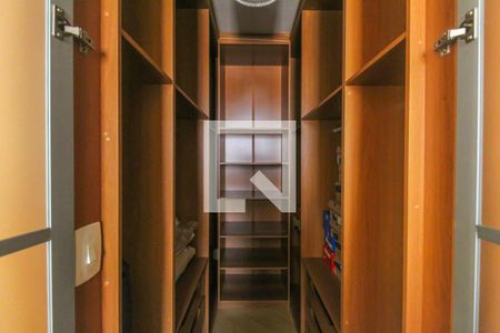 Casa à venda com 230m², 3 quartos e 6 vagasCloset do quarto 2