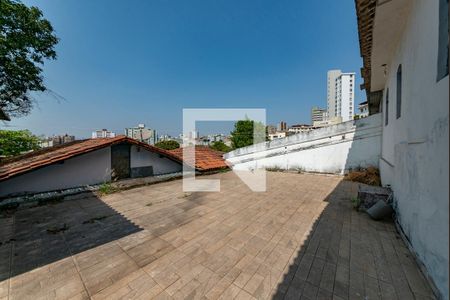 Casa à venda com 223m², 3 quartos e 3 vagas Casa à venda com 223m², 3 quartos e 3 vagasQuintal