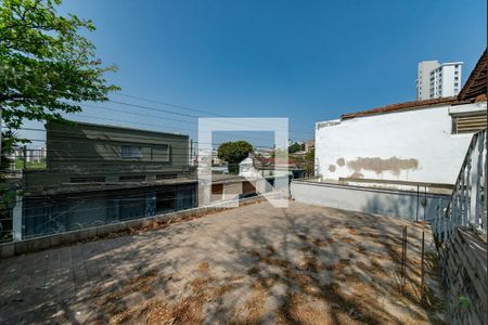 Casa à venda com 223m², 3 quartos e 3 vagas Casa à venda com 223m², 3 quartos e 3 vagasQuintal