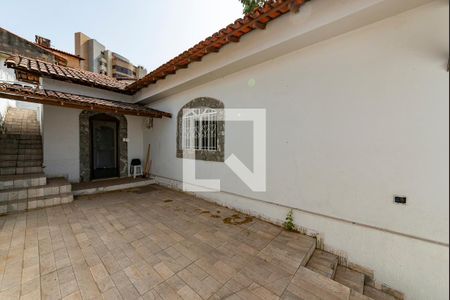 Casa à venda com 223m², 3 quartos e 3 vagas Casa à venda com 223m², 3 quartos e 3 vagasQuintal