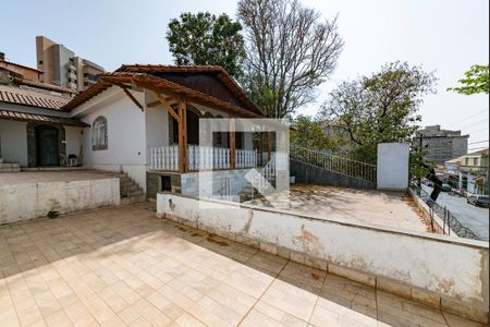 Casa à venda com 223m², 3 quartos e 3 vagas Casa à venda com 223m², 3 quartos e 3 vagasQuintal