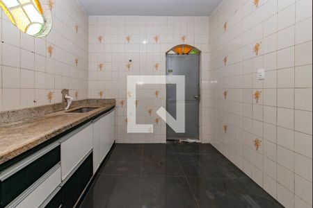 Casa à venda com 223m², 3 quartos e 3 vagas Casa à venda com 223m², 3 quartos e 3 vagasCozinha