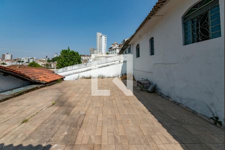 Casa à venda com 223m², 3 quartos e 3 vagas Casa à venda com 223m², 3 quartos e 3 vagasQuintal