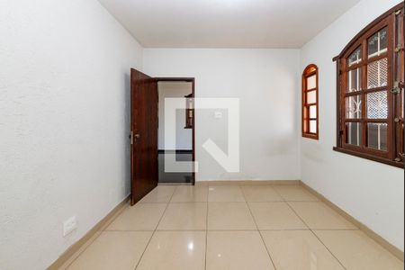 Casa à venda com 223m², 3 quartos e 3 vagas Casa à venda com 223m², 3 quartos e 3 vagasQuarto 2