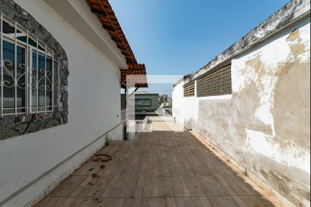 Casa à venda com 223m², 3 quartos e 3 vagas Casa à venda com 223m², 3 quartos e 3 vagasQuintal