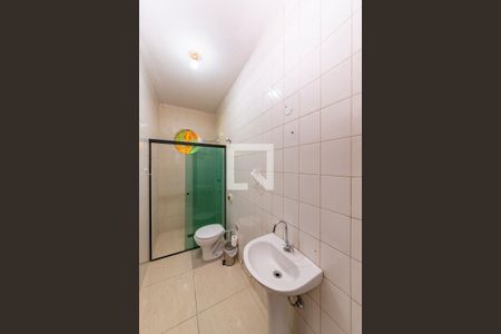 Casa à venda com 223m², 3 quartos e 3 vagas Casa à venda com 223m², 3 quartos e 3 vagasBanheiro Social