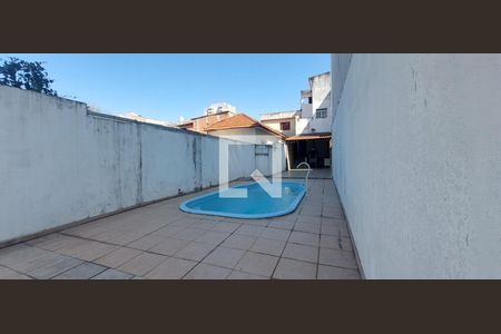 Casa à venda com 307m², 3 quartos e 6 vagasÁrea comum - Piscina