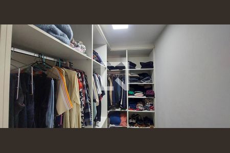 Casa à venda com 307m², 3 quartos e 6 vagasQuarto 1 suíte - Closet