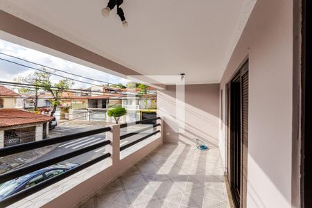 Casa à venda com 243m², 3 quartos e 4 vagas Casa à venda com 243m², 3 quartos e 4 vagasVaranda da Suíte 1