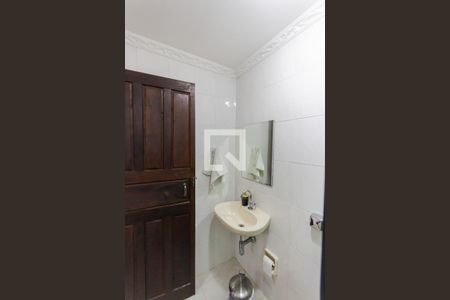 Casa à venda com 243m², 3 quartos e 4 vagas Casa à venda com 243m², 3 quartos e 4 vagasBanheiro