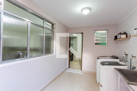 Casa à venda com 243m², 3 quartos e 4 vagas Casa à venda com 243m², 3 quartos e 4 vagasÁrea de Serviço