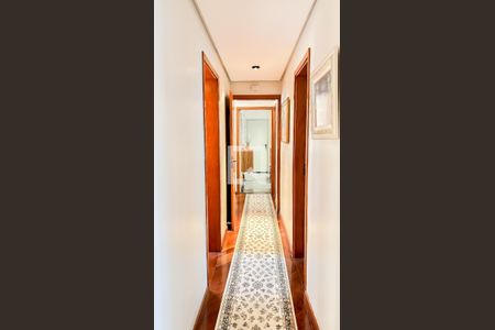 Apartamento à venda com 126m², 4 quartos e 2 vagas Apartamento à venda com 126m², 4 quartos e 2 vagasCorredor