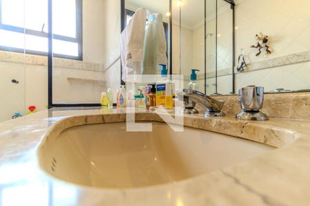 Apartamento à venda com 323m², 4 quartos e 3 vagasBanheiro 2