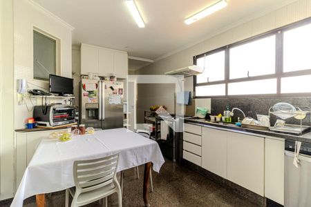 Apartamento à venda com 323m², 4 quartos e 3 vagasCozinha