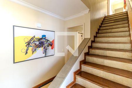 Apartamento à venda com 323m², 4 quartos e 3 vagasEscada