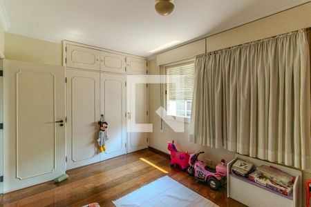 Apartamento à venda com 323m², 4 quartos e 3 vagasQuarto 2