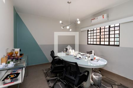 Casa à venda com 200m², 5 quartos e 3 vagas Casa à venda com 200m², 5 quartos e 3 vagasQuarto 2