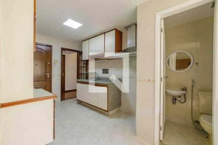 Apartamento à venda com 121m², 4 quartos e 2 vagasCozinha