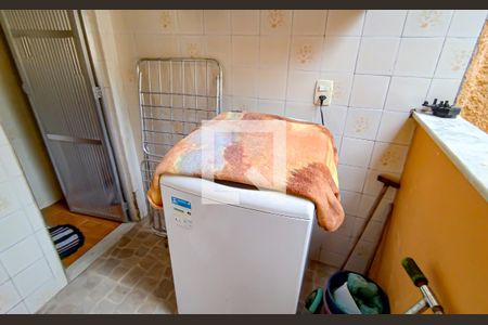 Casa à venda com 230m², 3 quartos e 2 vagas Casa à venda com 230m², 3 quartos e 2 vagasárea de serviço