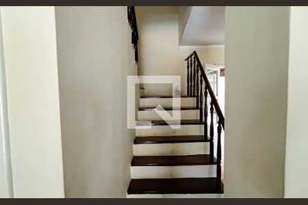 Casa à venda com 230m², 3 quartos e 2 vagas Casa à venda com 230m², 3 quartos e 2 vagasescada