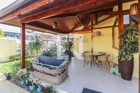 Casa de condomínio à venda com 320m², 4 quartos e 4 vagasÁrea externa