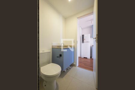 Banheiro de kitnet/studio para alugar com 1 quarto, 28m² em Pinheiros, São Paulo