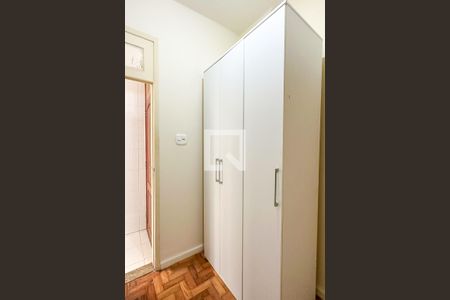 Apartamento à venda com 65m², 2 quartos e sem vaga Apartamento à venda com 65m², 2 quartos e sem vagaQuarto de Serviço