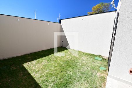 Casa de condomínio à venda com 86m², 2 quartos e 2 vagasÁrea de Serviço / Quintal