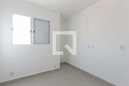 Quarto 1 de apartamento para alugar com 2 quartos, 42m² em Vila Taquari, São Paulo