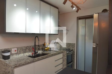 Apartamento à venda com 128m², 2 quartos e 2 vagasCozinha - Armários