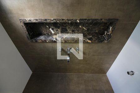 Casa à venda com 131m², 2 quartos e 2 vagasQuarto 1 - Suíte Banheiro