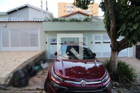 Casa à venda com 131m², 2 quartos e 2 vagasFachada